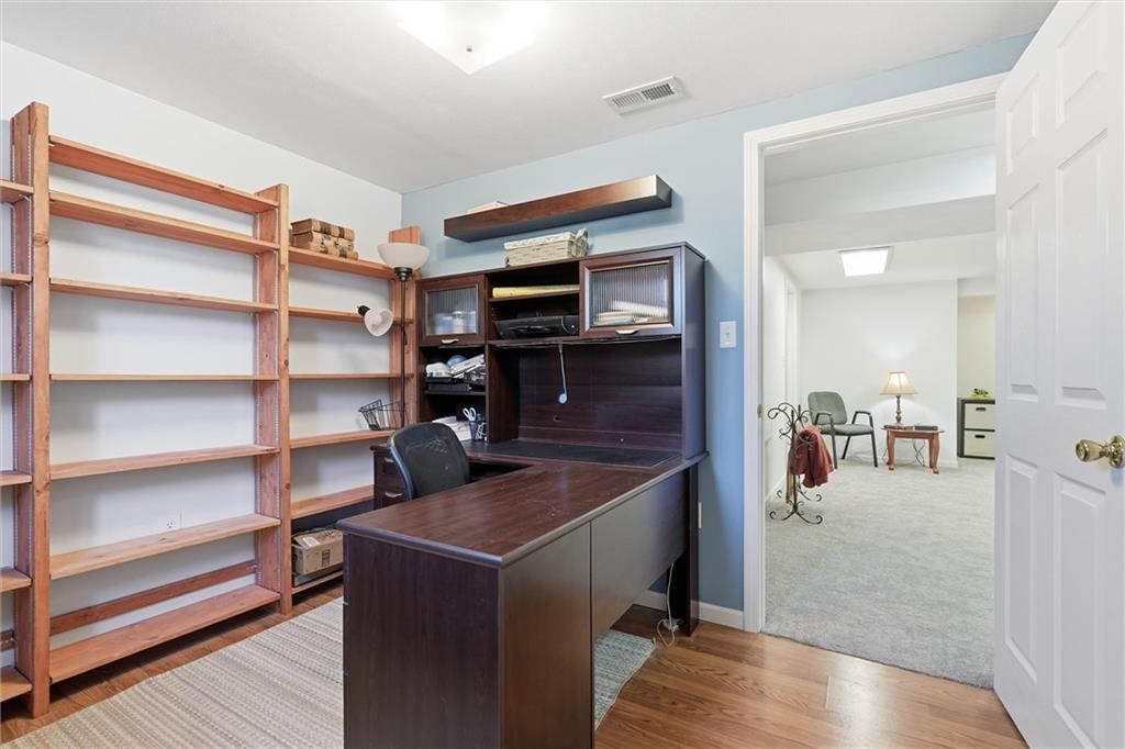 7909 N Michigan Avenue — photo 24