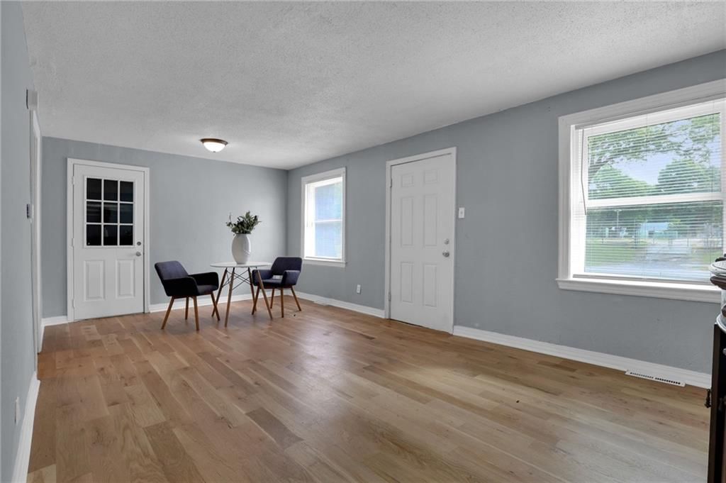 7406 Tracy Avenue — photo 4
