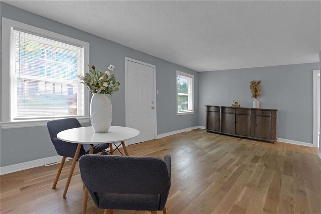 7406 Tracy Avenue — photo 8