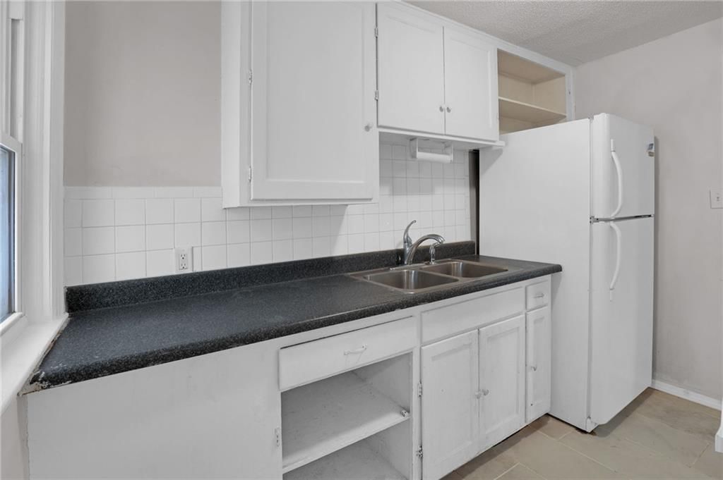7406 Tracy Avenue — photo 10