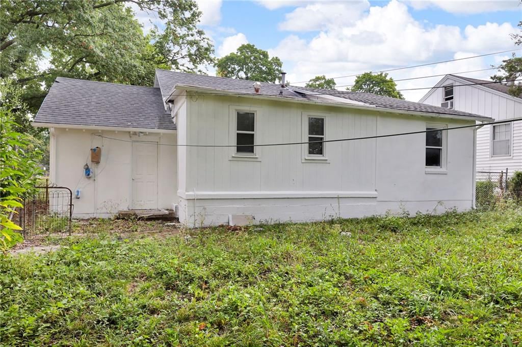 7406 Tracy Avenue — photo 22