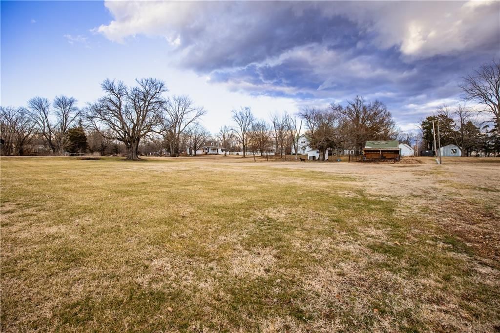 515 E Kansas Avenue — photo 14