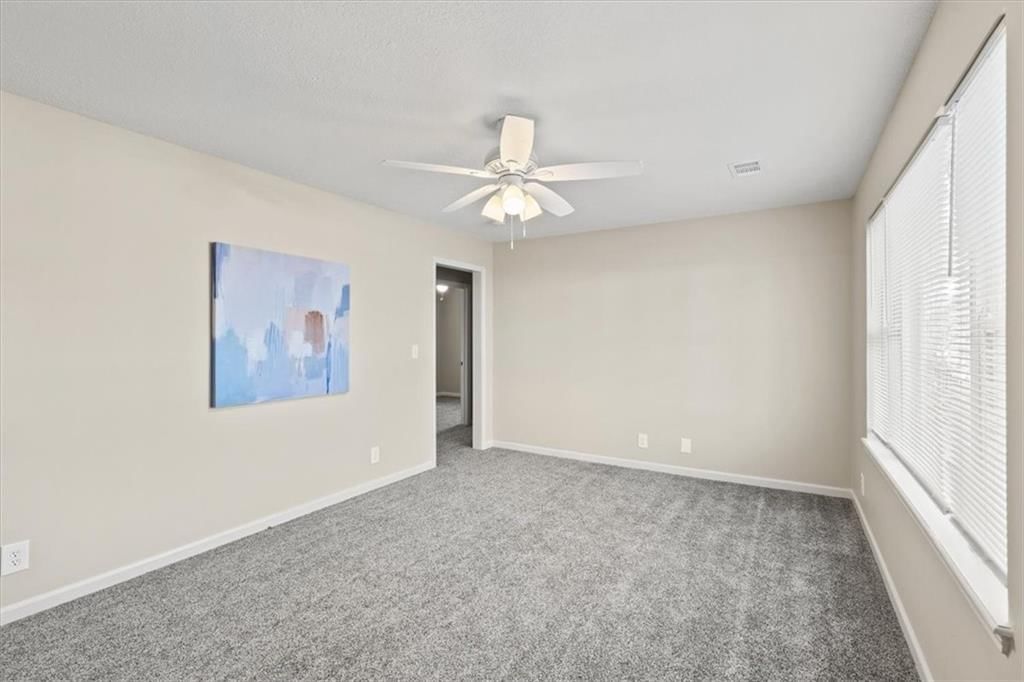 10004 DRURY Avenue — photo 3