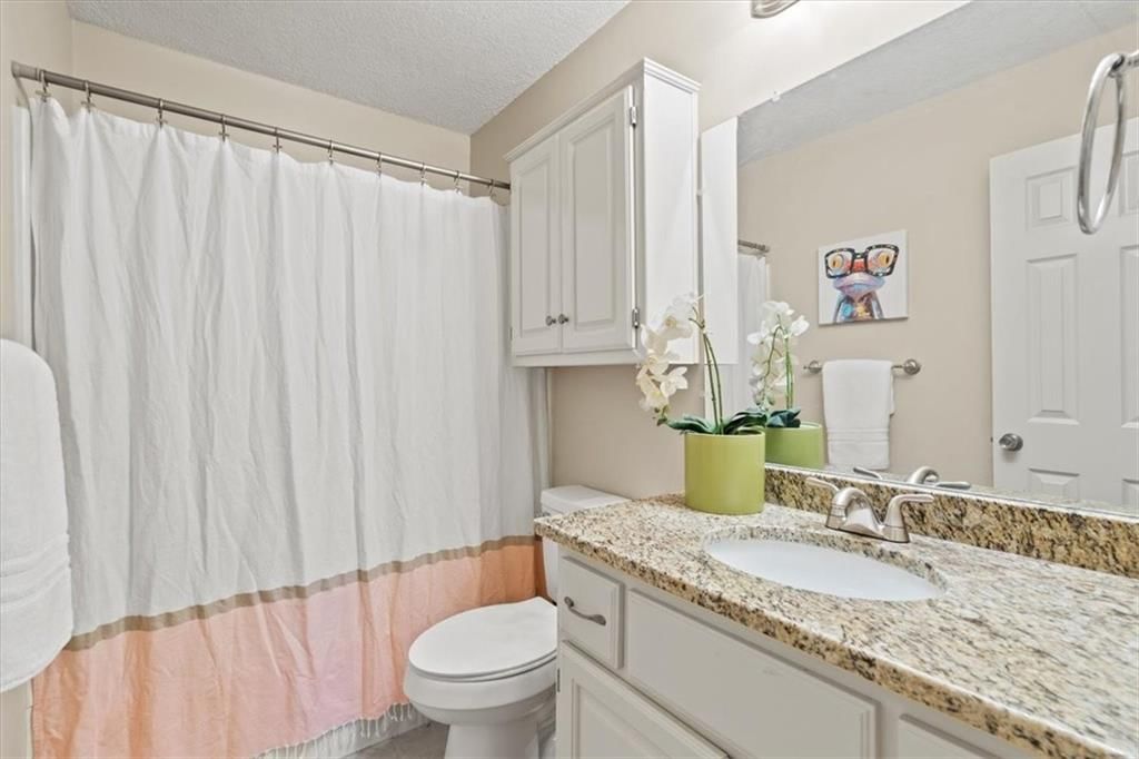 10004 DRURY Avenue — photo 15