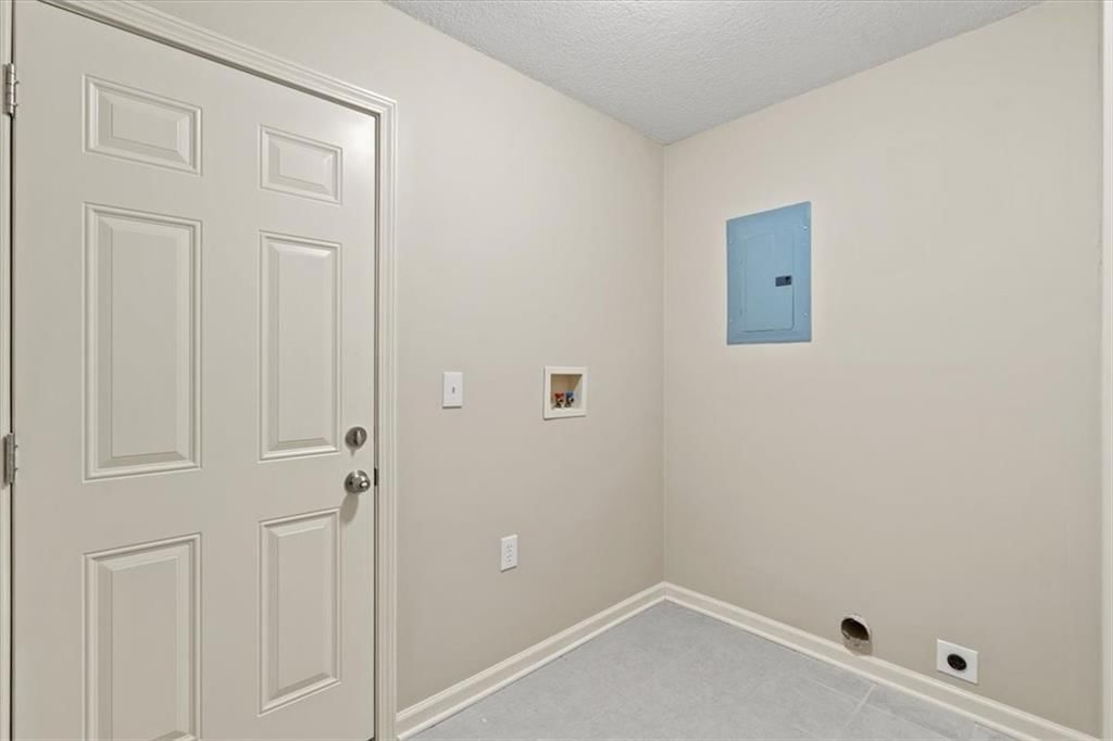 10004 DRURY Avenue — photo 16