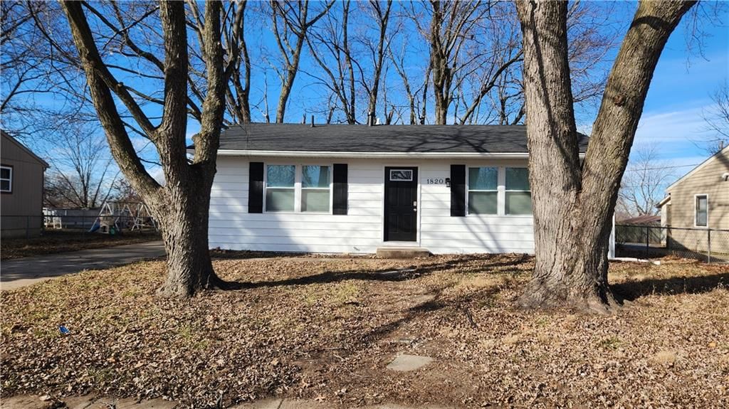 1820 N Vista Drive, Independence, MO