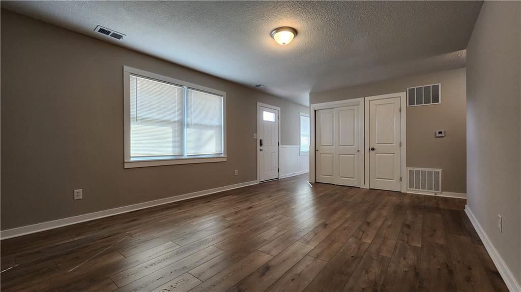 1820 N Vista Drive — photo 4