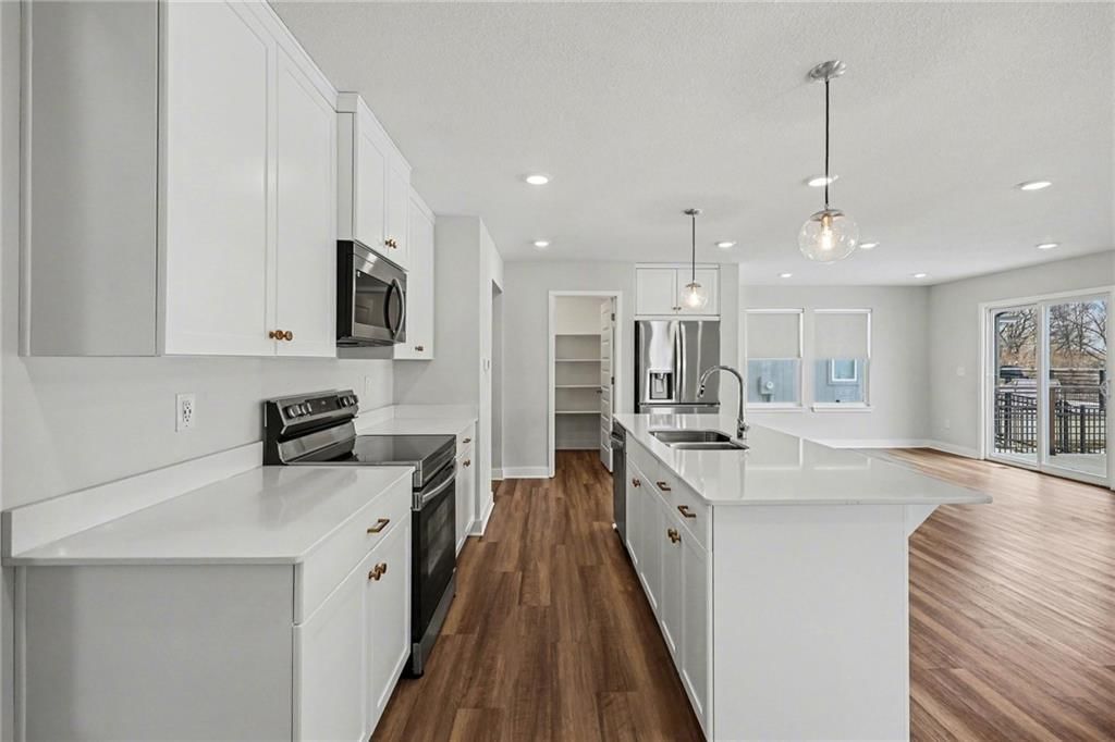 18077 Hauser Street — photo 8