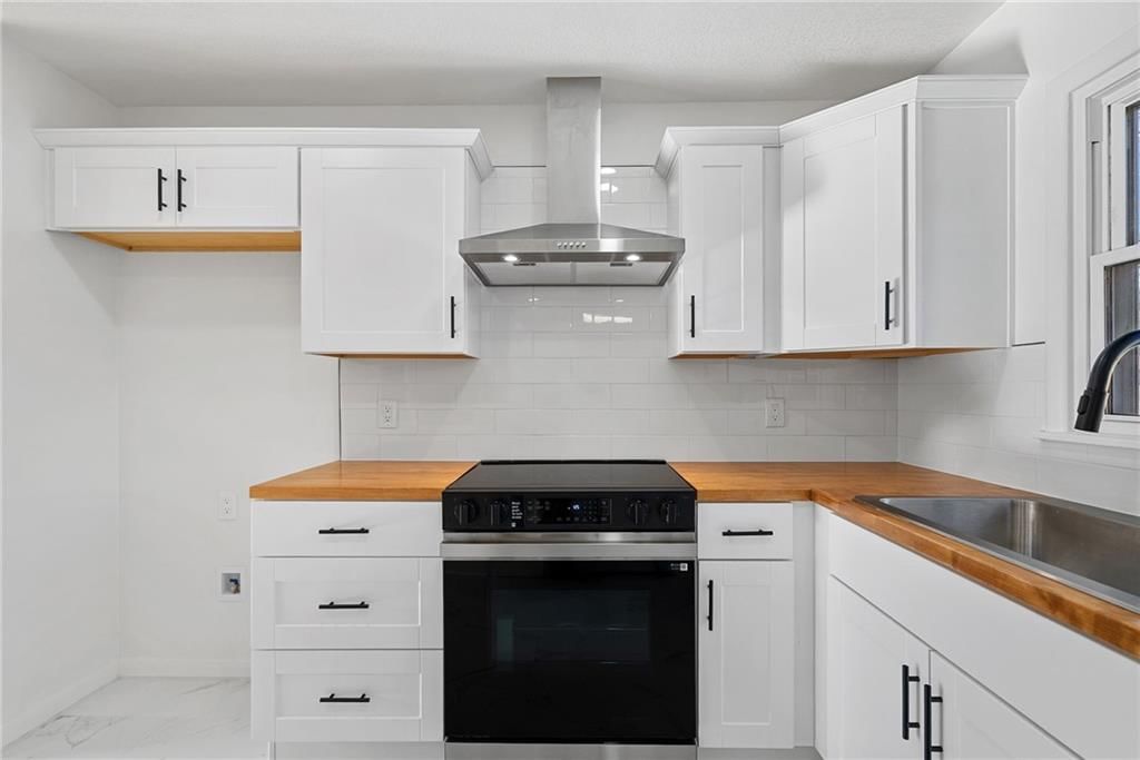 302 Lake Drive — photo 12