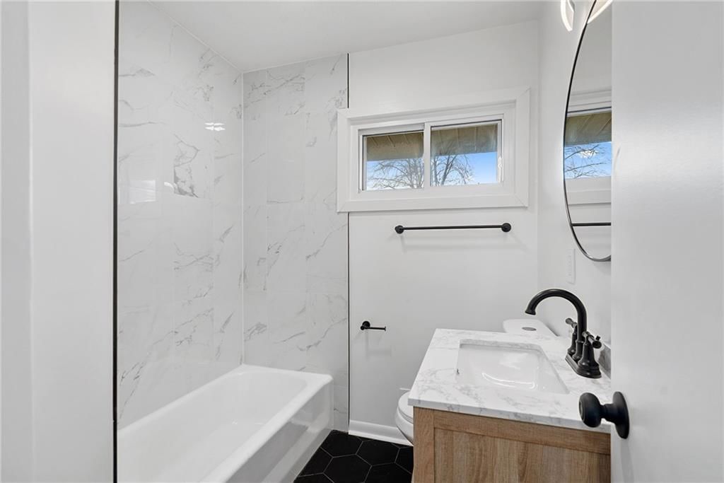 302 Lake Drive — photo 15