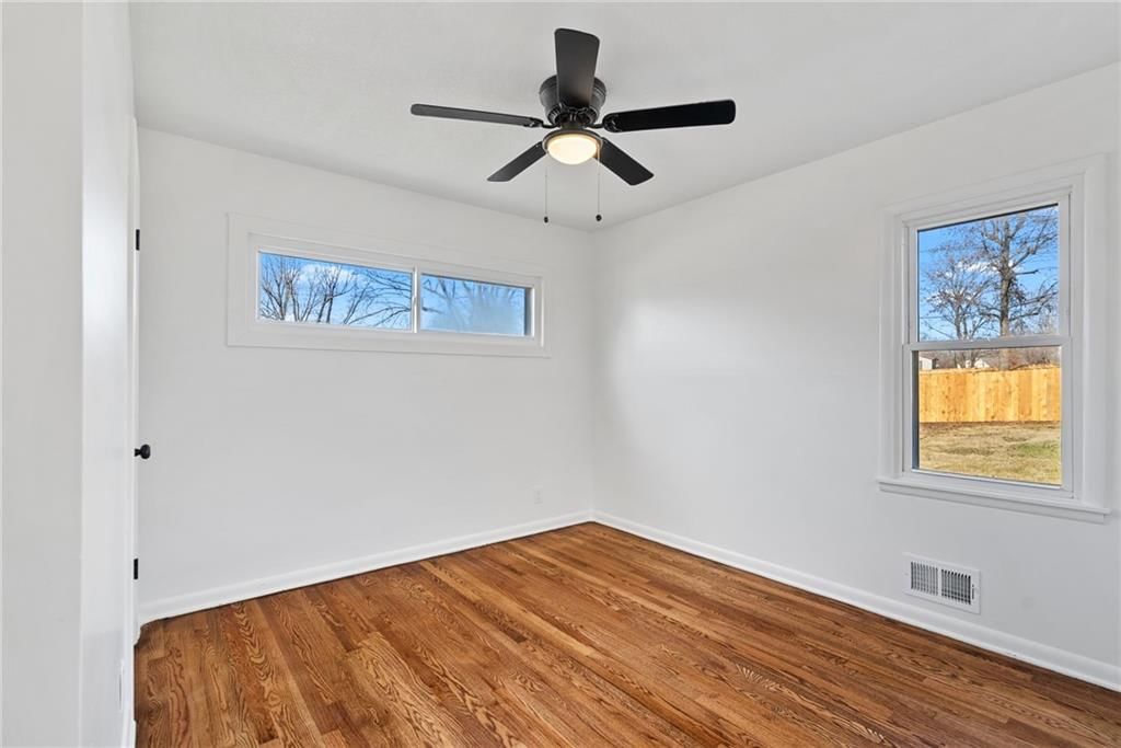 302 Lake Drive — photo 16