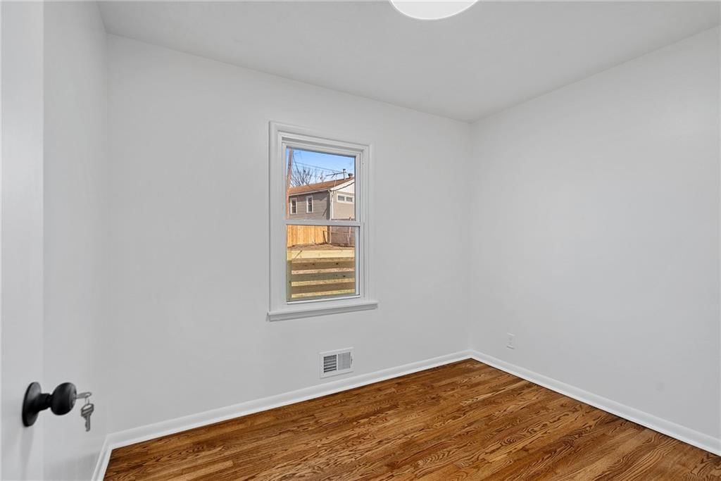 302 Lake Drive — photo 18