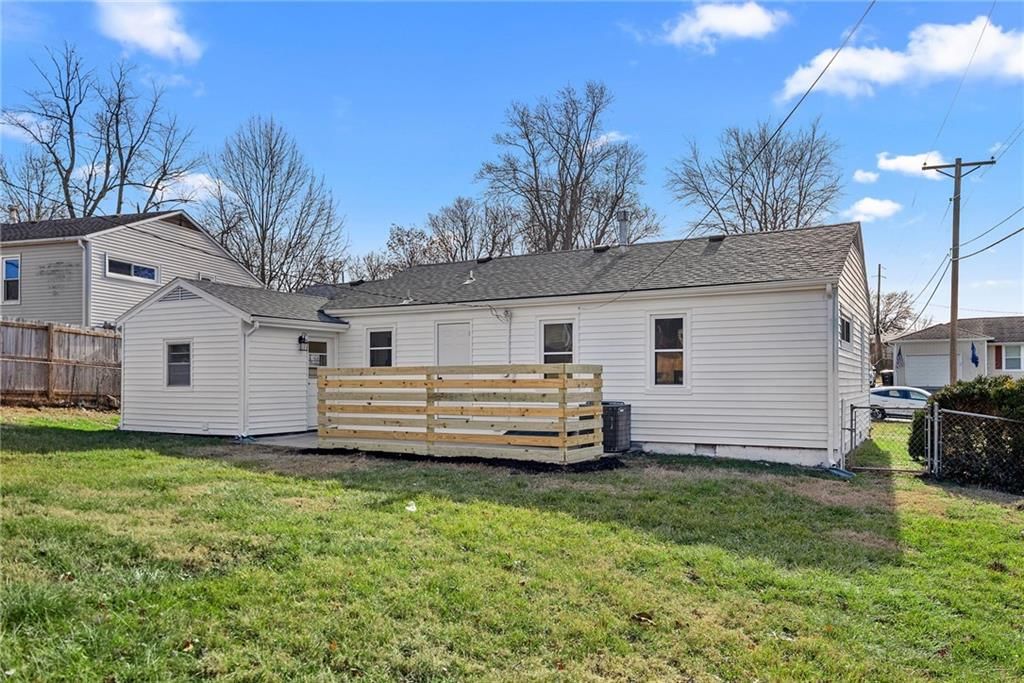 302 Lake Drive — photo 25