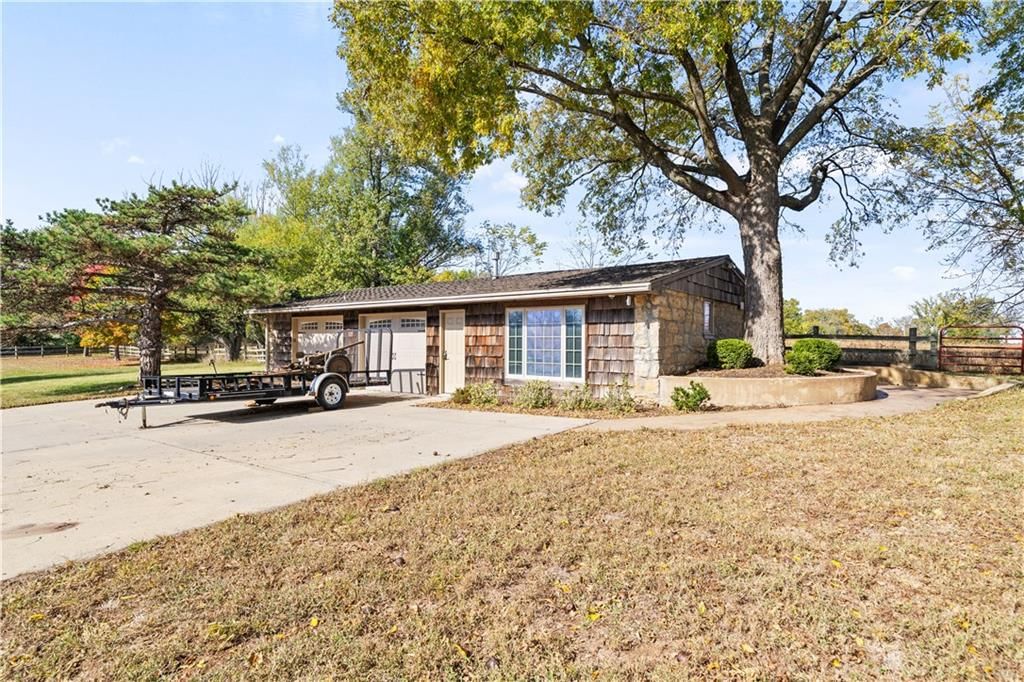 21405 W 73 Terrace — photo 13