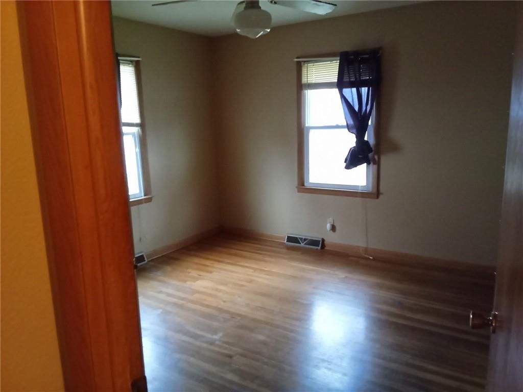 925 N Elm Street — photo 6