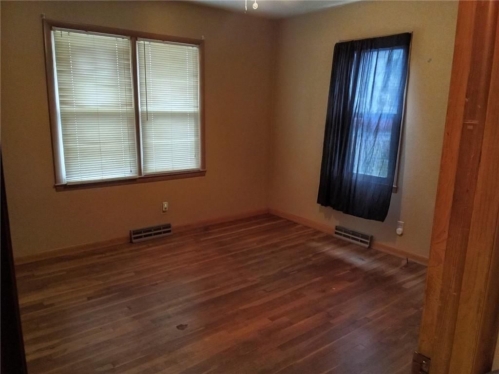 925 N Elm Street — photo 8