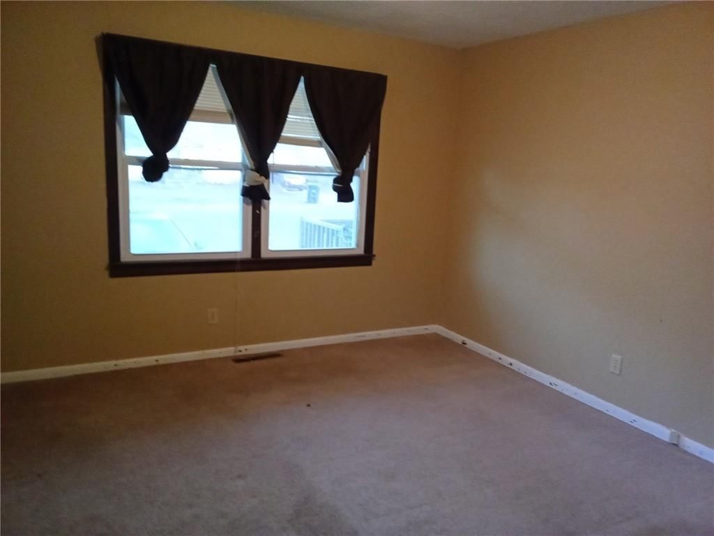 925 N Elm Street — photo 10