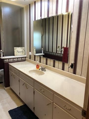 925 N Elm Street — photo 11