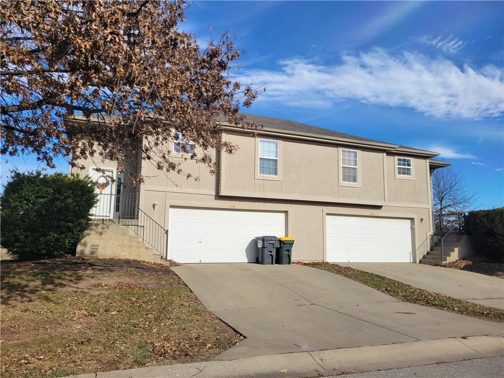 218 N 6th Terrace, Louisburg, KS