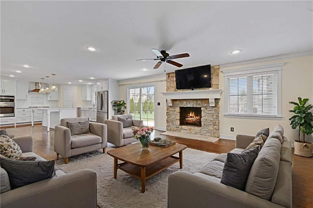 6241 Howe Drive — photo 4