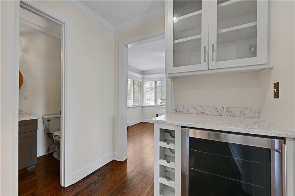 6241 Howe Drive — photo 7