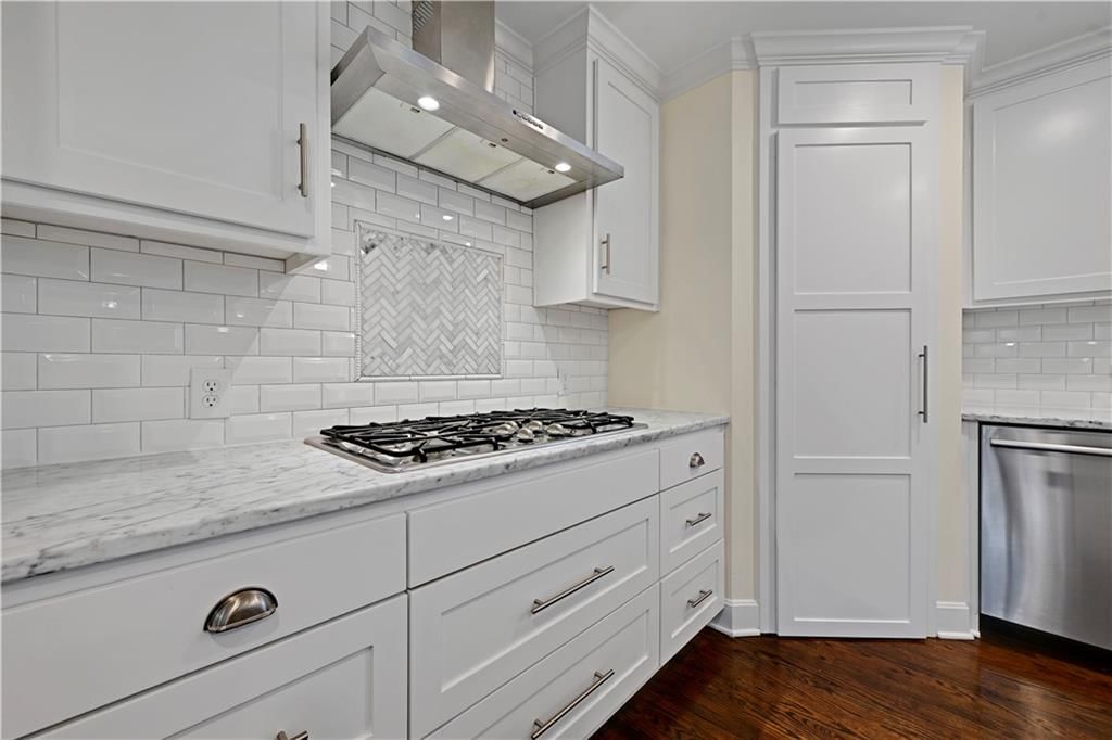 6241 Howe Drive — photo 12