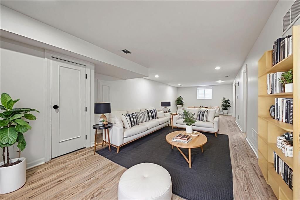 6241 Howe Drive — photo 34