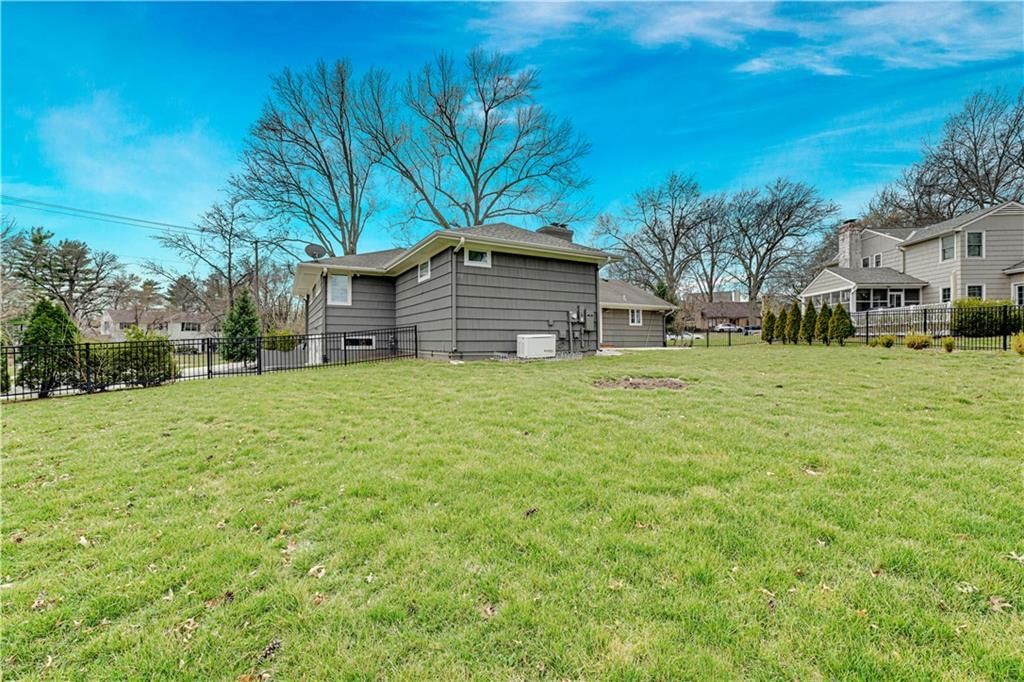 6241 Howe Drive — photo 38