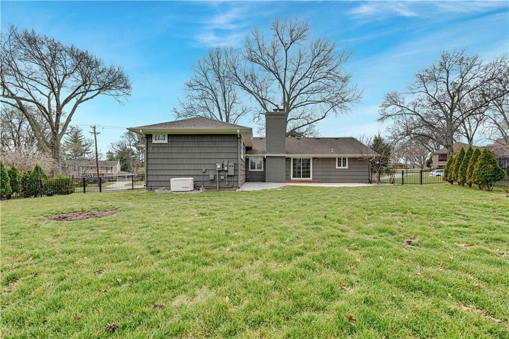 6241 Howe Drive — photo 39