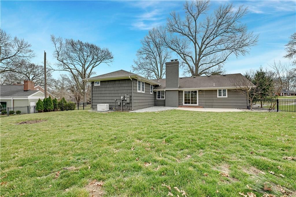 6241 Howe Drive — photo 40