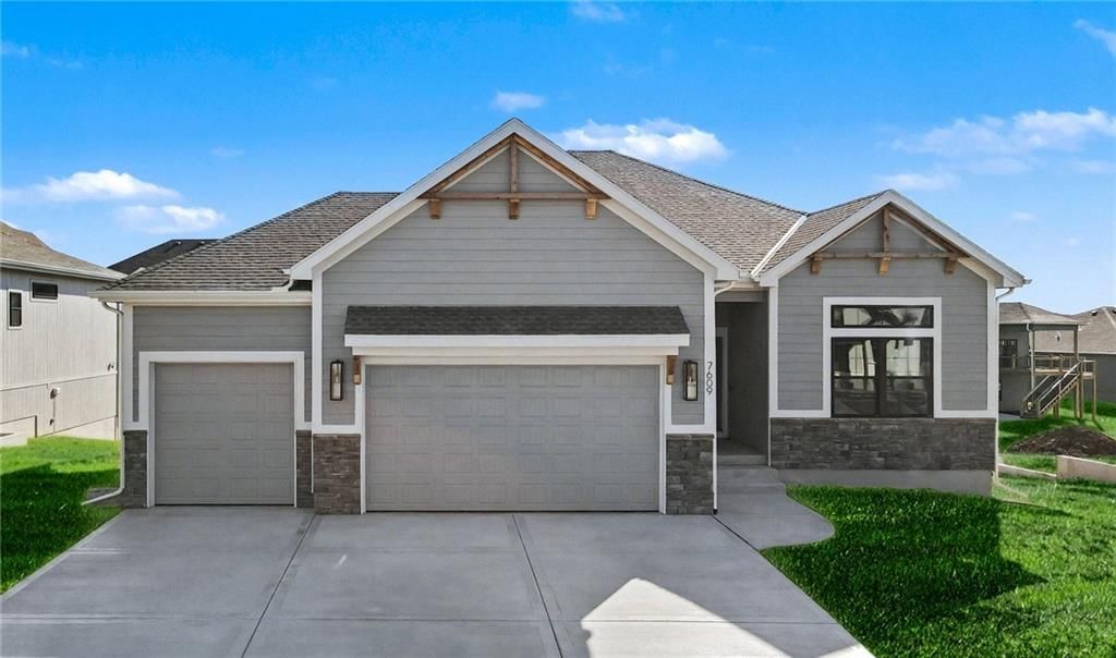 7609 NE 103rd Terrace, Kansas City, MO