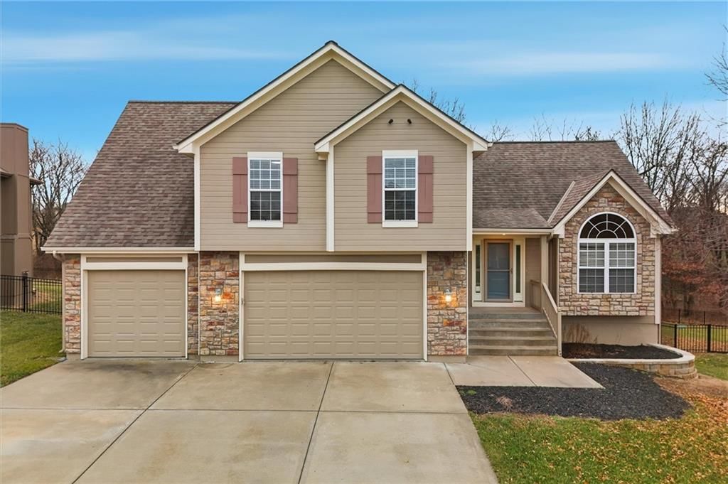 701 Tomahawk Court — photo 2