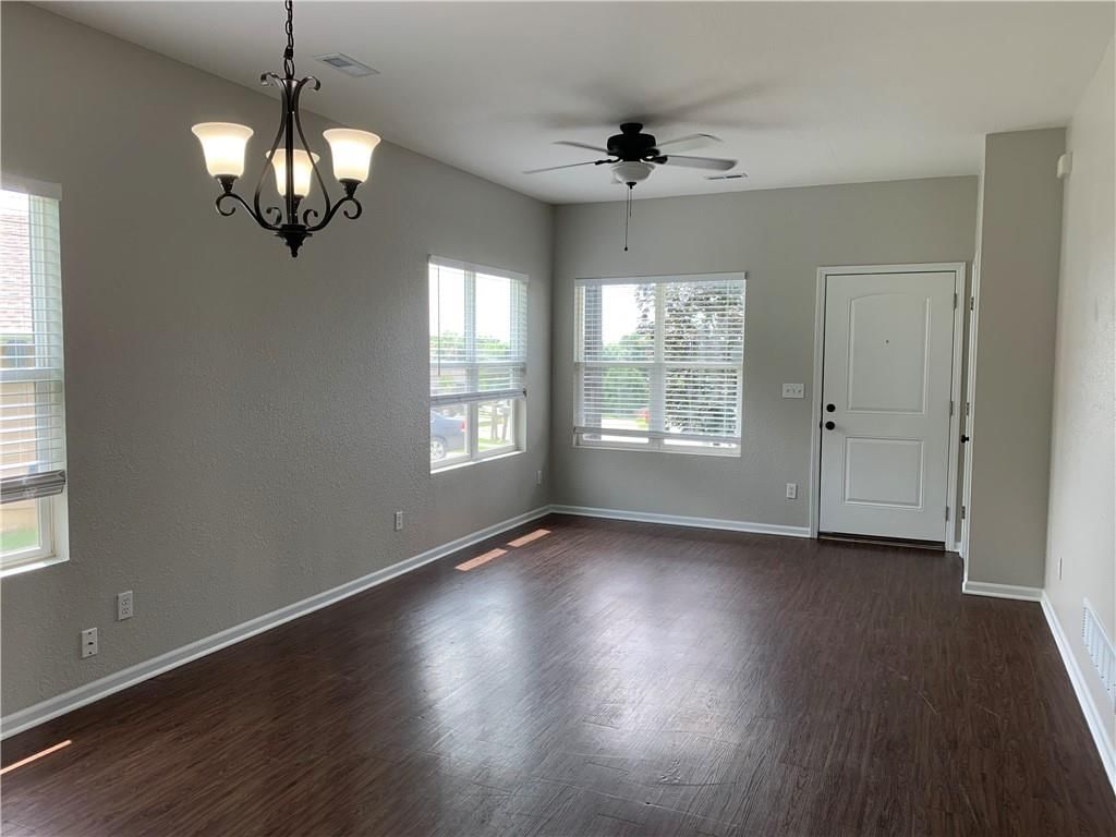 810 Riffle Drive — photo 2