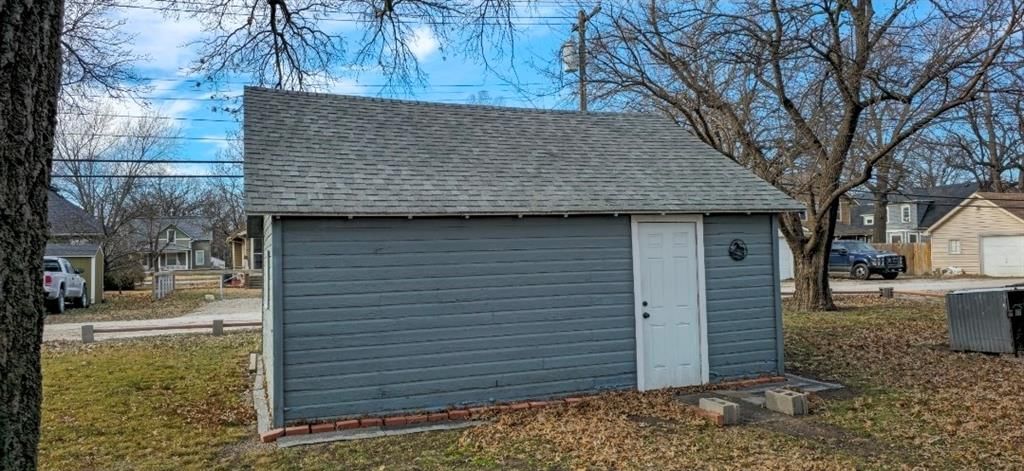 1034 S Hickory Street — photo 7