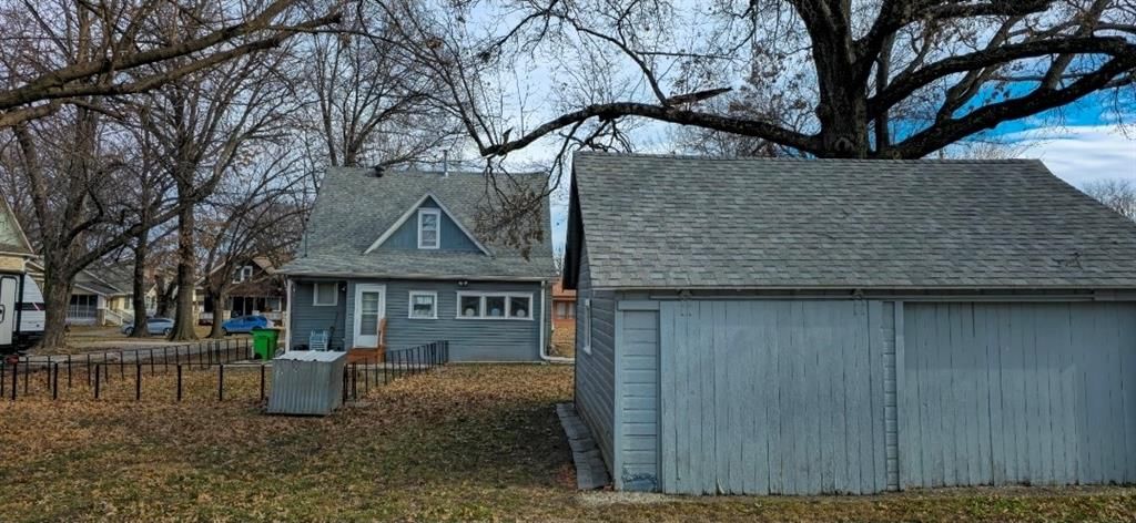 1034 S Hickory Street — photo 11