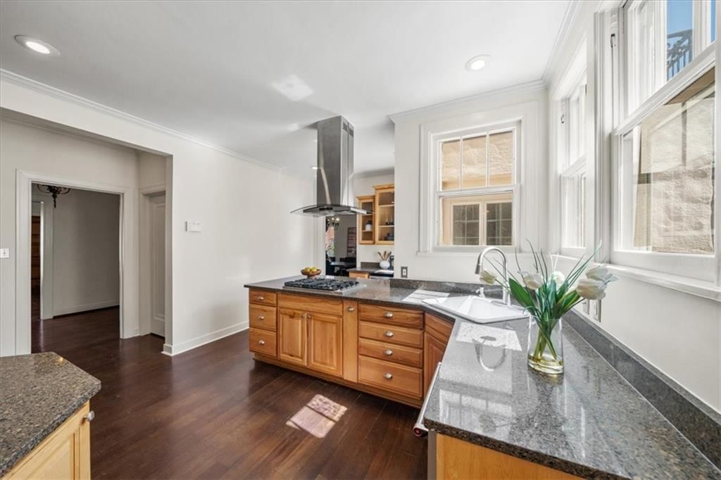1205 W 60th Terrace — photo 16