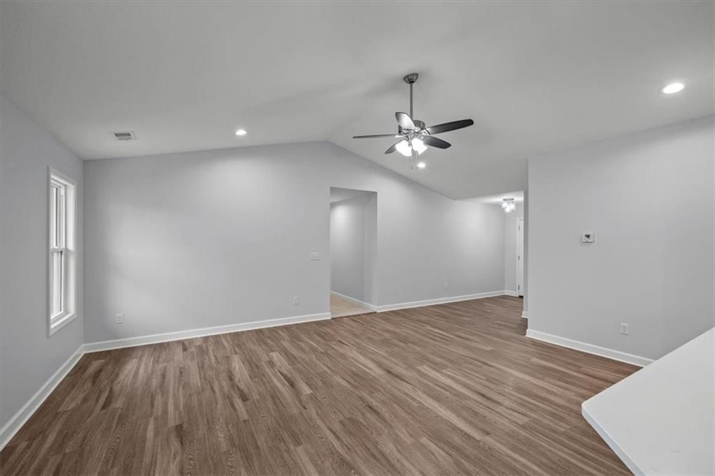 305 S Jefferson Street — photo 6