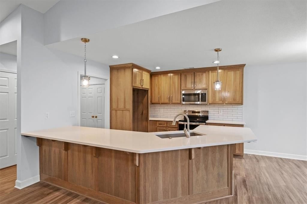 305 S Jefferson Street — photo 7