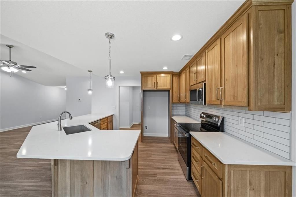 305 S Jefferson Street — photo 10