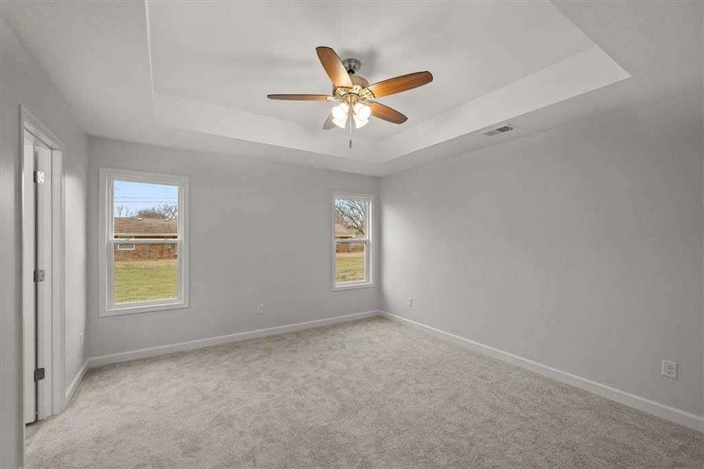 305 S Jefferson Street — photo 14