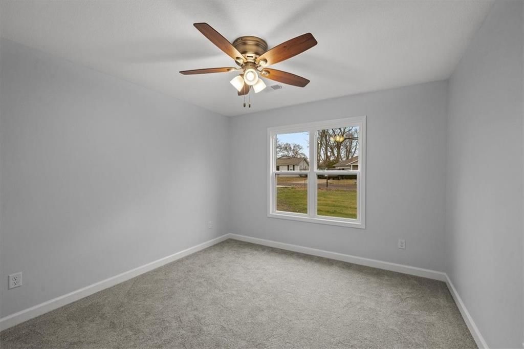 305 S Jefferson Street — photo 20