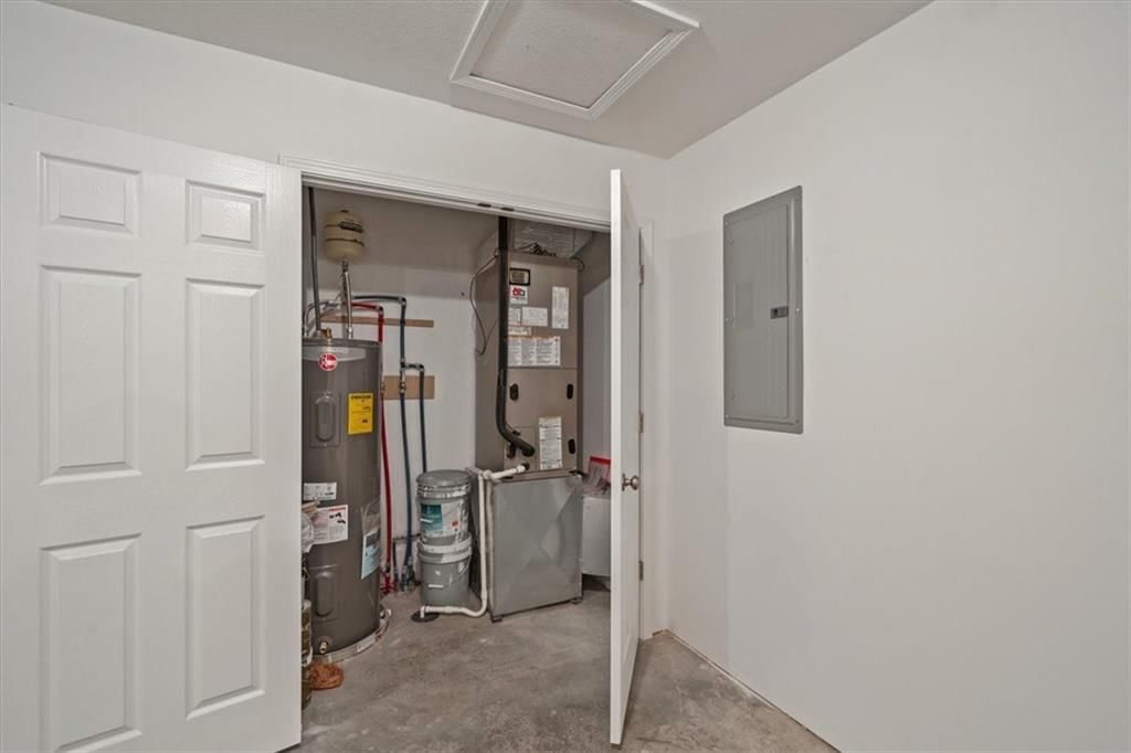 305 S Jefferson Street — photo 23