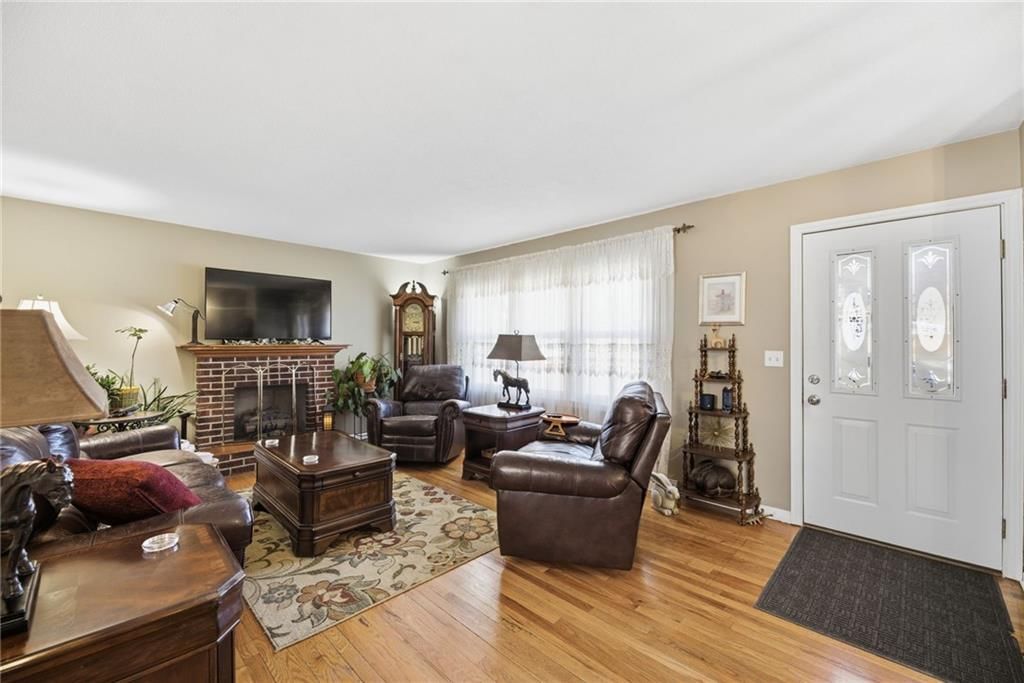 6018 Richards Drive — photo 4