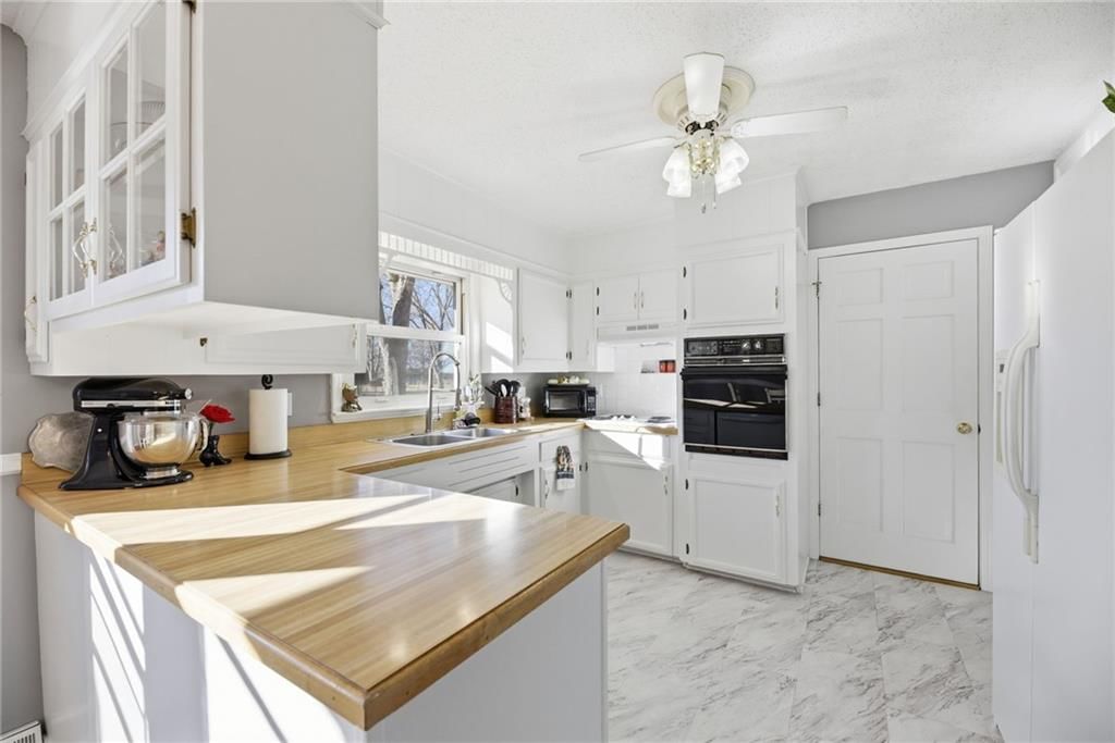 6018 Richards Drive — photo 12