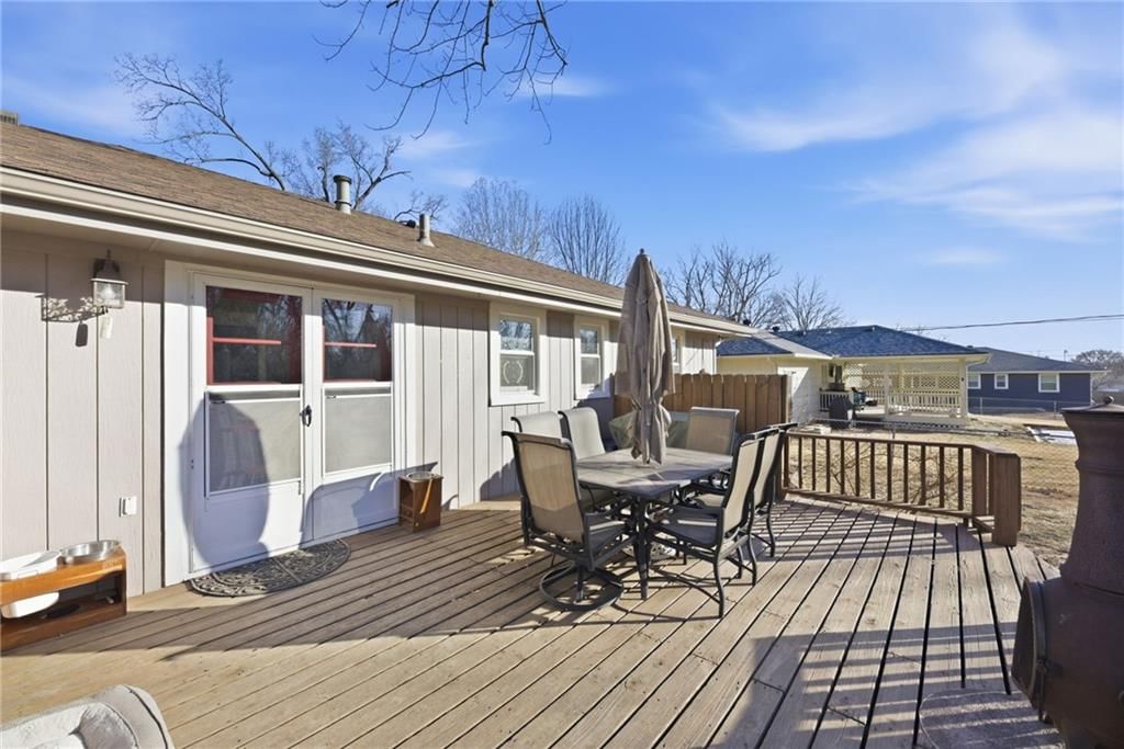 6018 Richards Drive — photo 32
