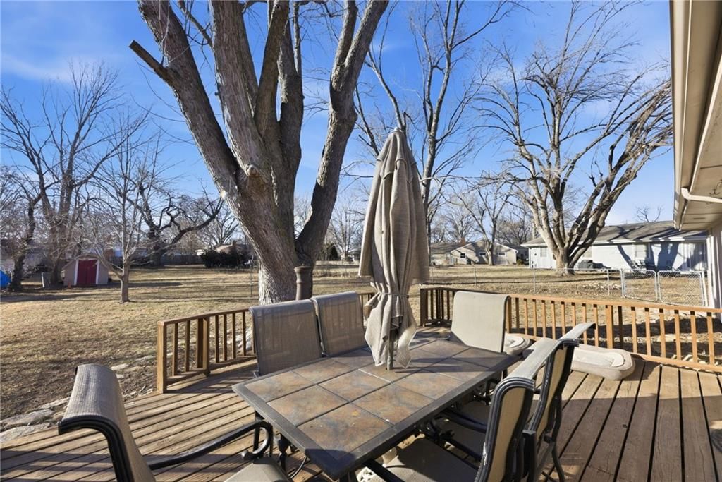 6018 Richards Drive — photo 33