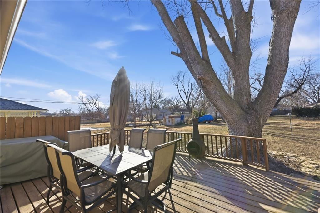 6018 Richards Drive — photo 34