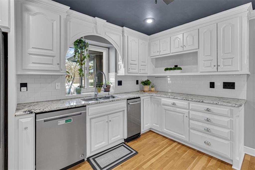 1308 NE Sunny Creek Lane — photo 11