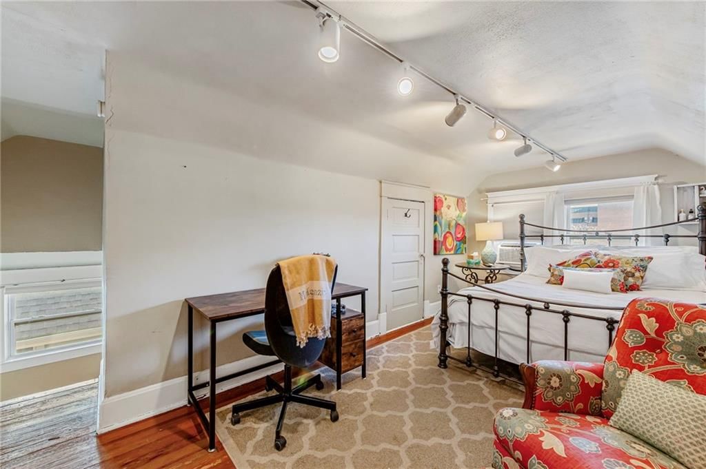 3132 Summit Street — photo 29