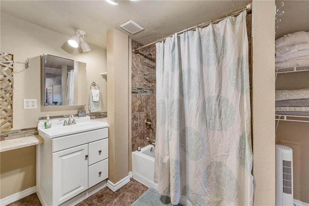 3132 Summit Street — photo 32